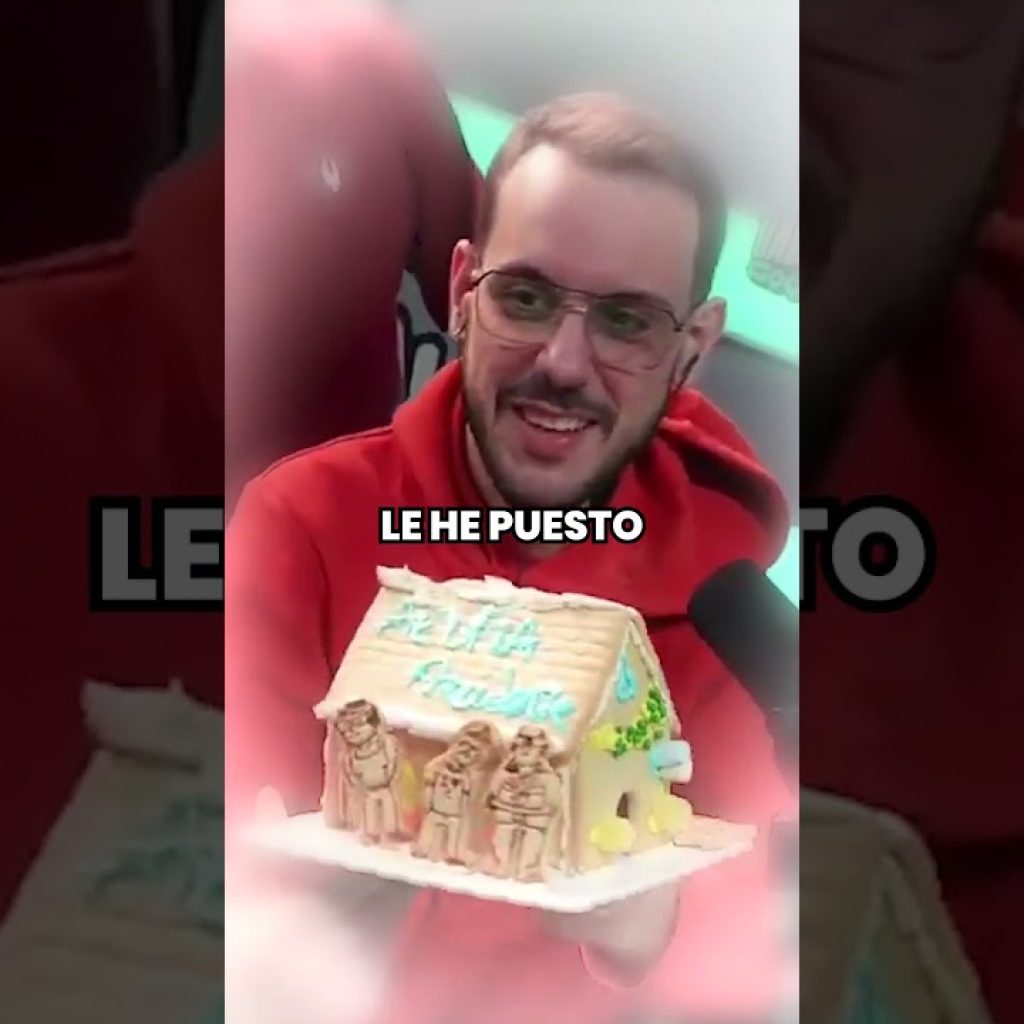 No dejaron que Furrey disfrute su casita pipipi 😂 #casanavidad #casadejengibre #navidad #hablagood