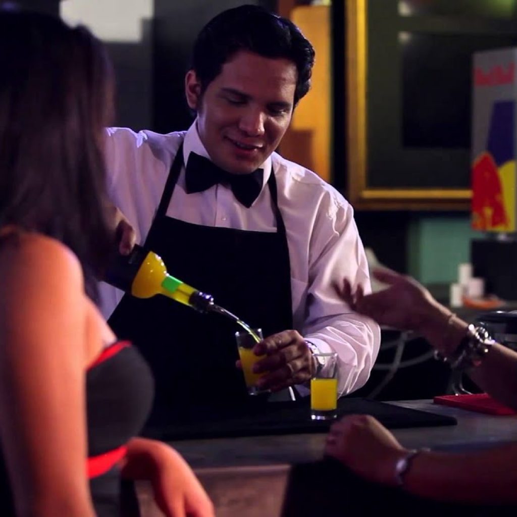 Corazón Serrano – Cuéntale a la Luna (video oficial 2014) Corazón Serrano - Cuéntale a la Luna (video oficial 2014)